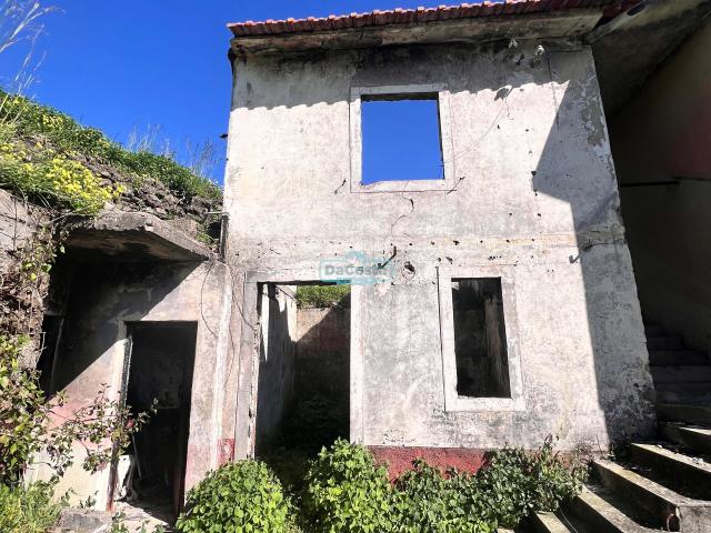 Moradia para renovar, Santa Cruz, Lombo