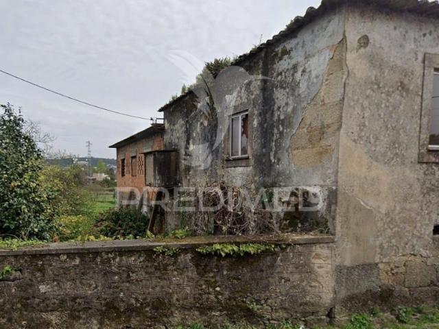 Moradia para restauro, com terreno em S. Mamede do Coronado Trofa