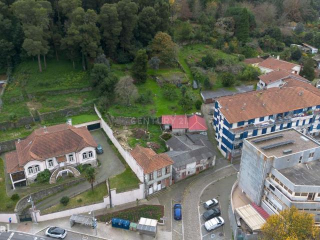 Moradia para restauro no Centro de Gondomar
