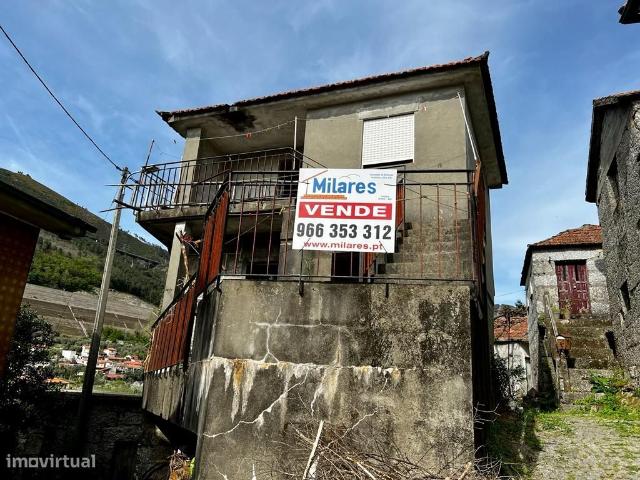Moradia para restauro situada em Ansies