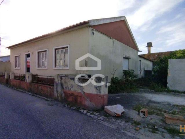 Moradia para restaurar com terreno. | 26074063278