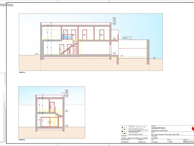 Moradia para restaurar com projeto de arquitetura para 4 quartos no Centro do Montijo e perto do Rio