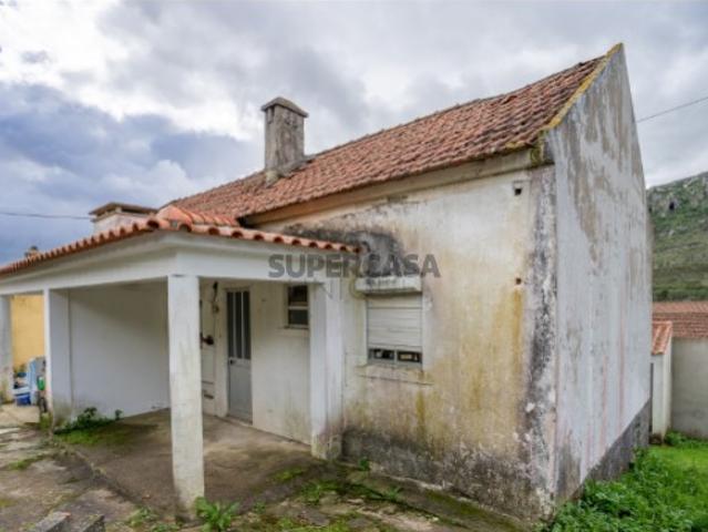 Moradia para Restaurar T4 Venda em Mira de Aire,Porto de Mós