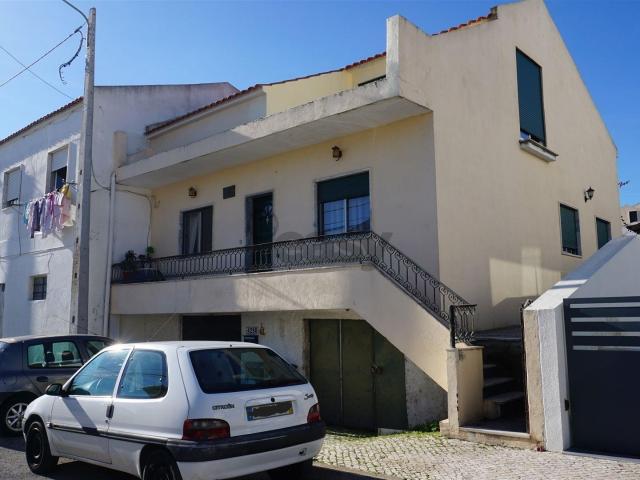 Moradia para Restaurar T3 Venda em Santa Iria de Azoia, São. 68m² Santa Iria De Azoia