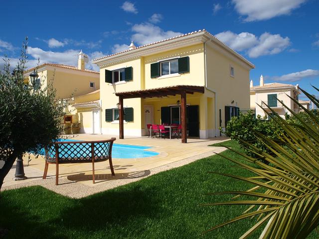 MORADIA PARA VENDA EM ALCANTARILHA NO ALGARVE