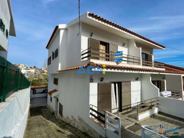 Moradia para Venda Famões | 25063922997
