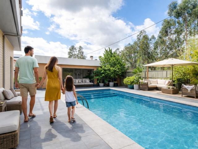 Moradia, Parceiros e Azoia