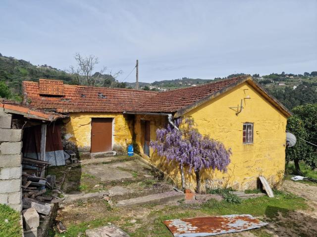 Moradia, Paredes de Viadores e Manhuncelos
