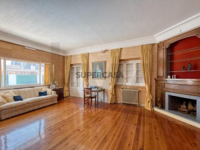 Moradia Parque do Golf Estoril com vista mar