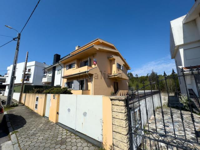 Moradia, Pedroso e Seixezelo