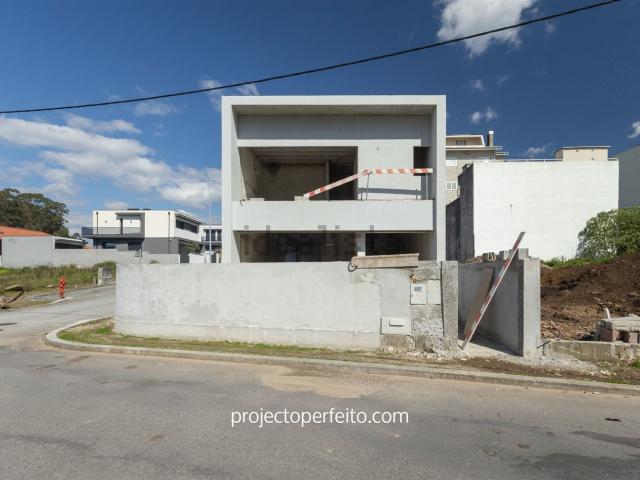 Moradia, Pedroso e Seixezelo