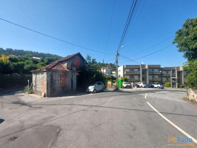 Moradia perto praia Golães junto estrada que liga Fafe a Cabeceiras de Basto | 25063605501