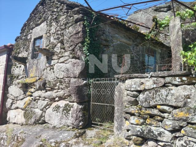 Moradia por recuperar em Carralcova