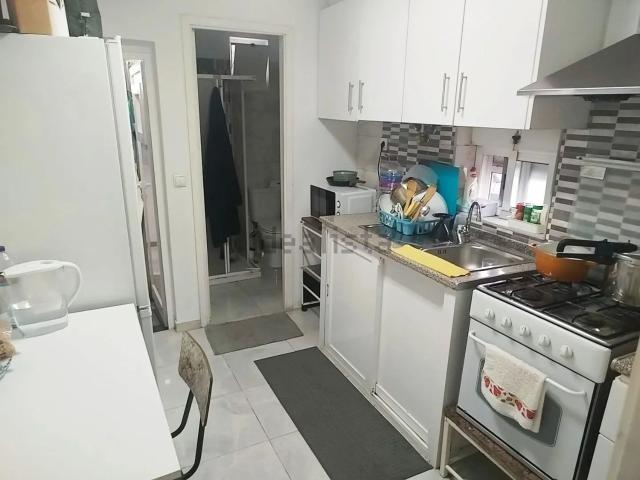 Moradia, Póvoa de Santo Adrião e Olival Basto