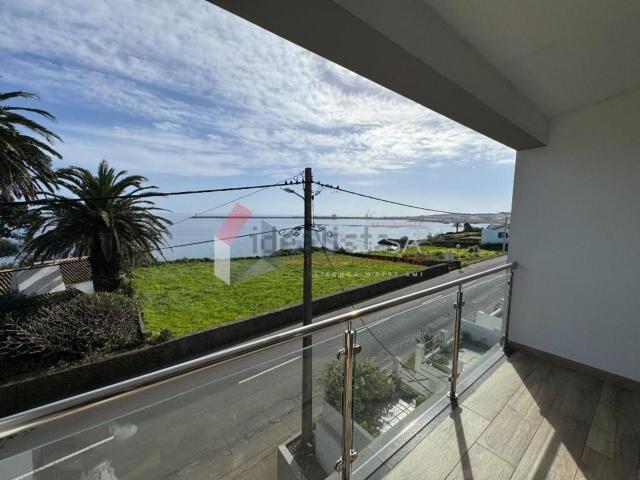 Moradia, Praia da Vitória Santa Cruz