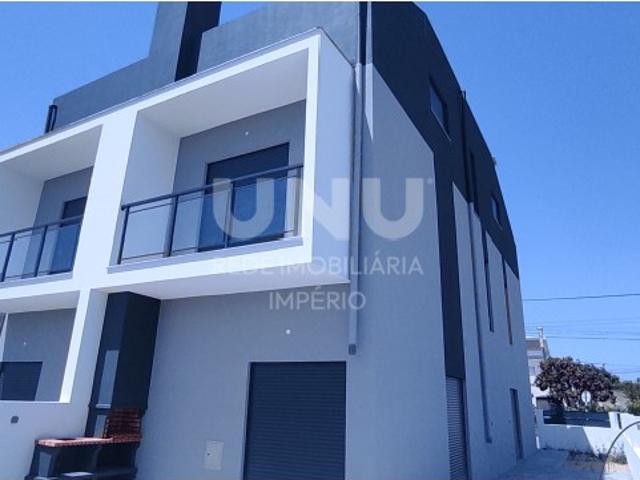 MORADIA PREMIUM TRIPLEX 5 ASSOALHADAS em Fernão Ferro 3 WC