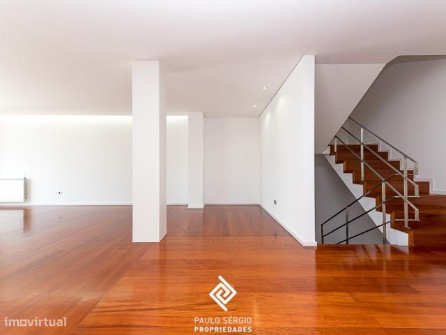 Moradia Premium V5 +1 centro Espinho, prximo da praia