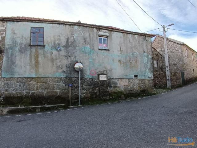 Moradia p/reconstrução ? Vouzela | 26074072501