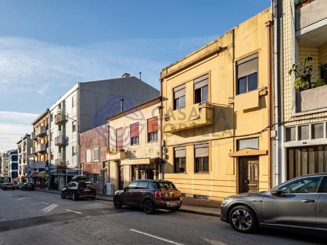 Moradia / Prédio Rua da Natária nº107 no Porto 195m² Paranhos