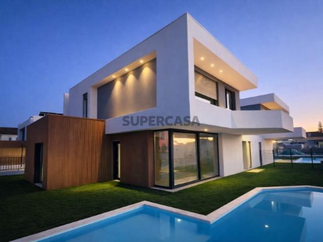 Moradia pronta a habitar, Moradia Luxo com muitos extras, 200m2 com garagem, Lote 425m2, piscina privativa 34m2 aquecida. a 500 mt da Herdade da Aroeira e 7 min da praia