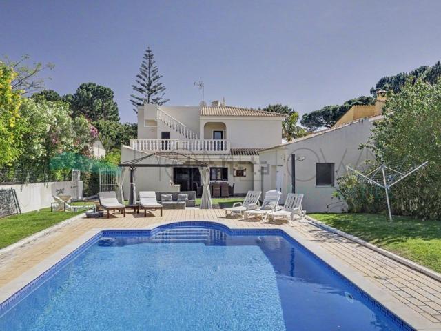 Moradia, Quarteira
