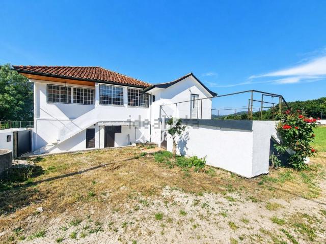 Moradia, Quintiães e Aguiar