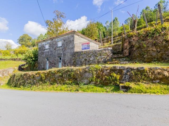 Moradia, Ruivães e Campos