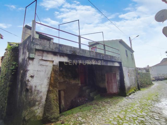 Moradia Rústica para Restaurar a 14 km da cidade de Chaves