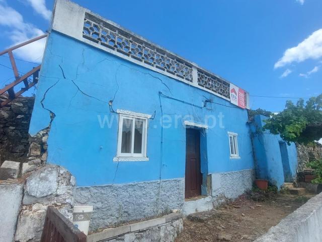 Ruína com Moradia T2, Montes Novos em Salir/Loulé 140m² Salir