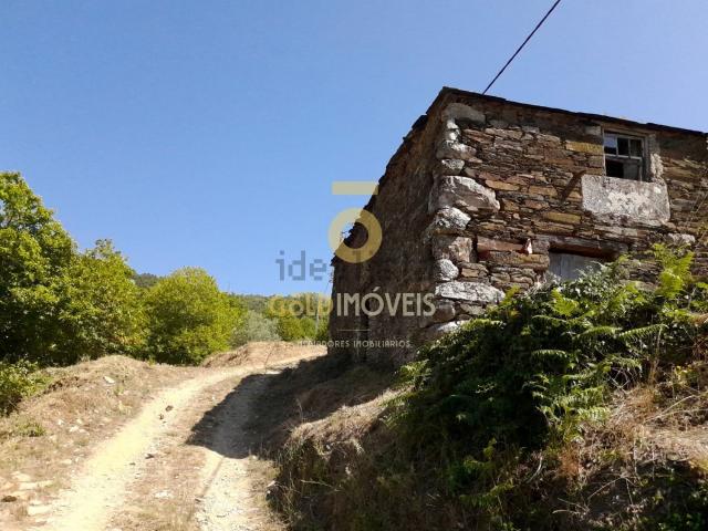 Moradia, Real