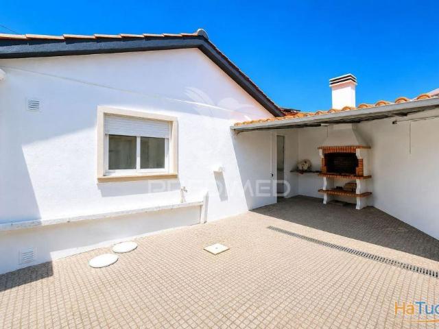 Moradia remodelada no coração da Chainça | 26084095461