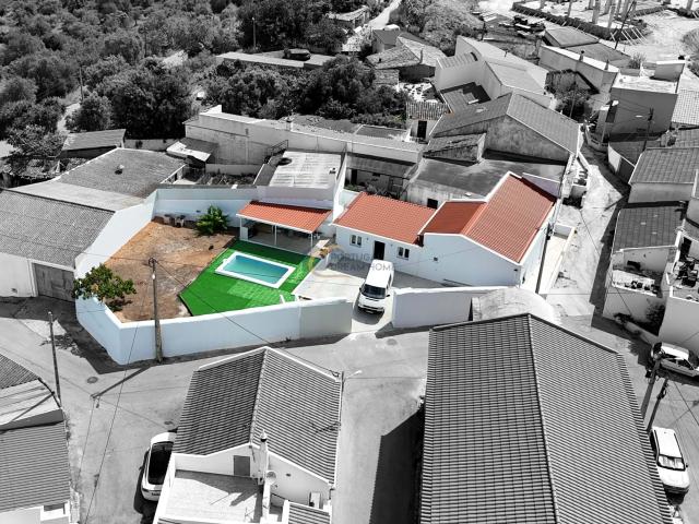 Moradia Renovada com Dois Quartos em Santa Margarida em Alte