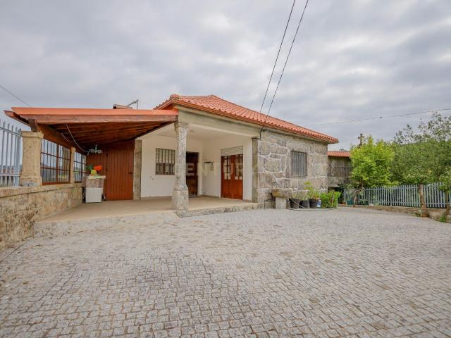 Moradia Renovada em Aboim da Nóbrega e Vila Verde, Braga