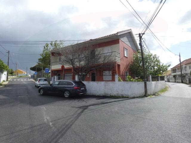 Moradia, Rio de Mouro