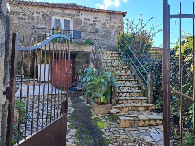 Moradia, Roussas