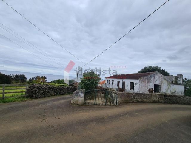 Moradia, São Bartolomeu de Regatos