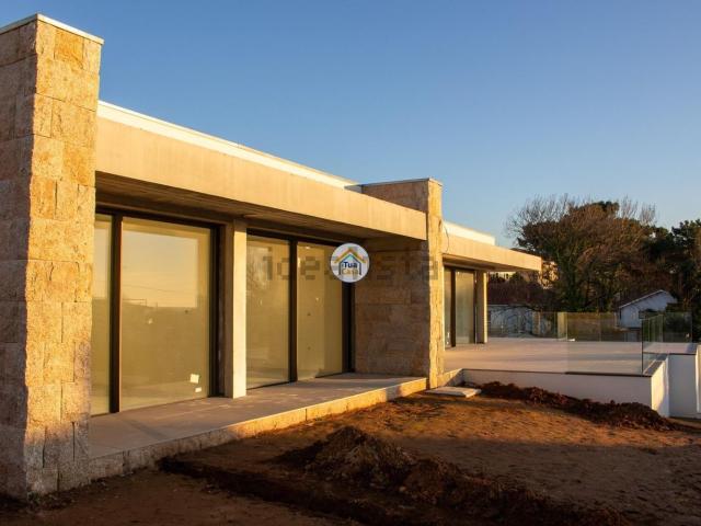Moradia, São Felix da Marinha