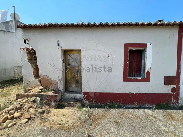 Moradia, São Miguel do Rio Torto e Rossio ao Sul do Tejo