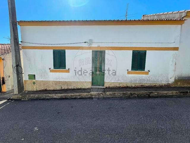 Moradia, São Miguel do Rio Torto e Rossio ao Sul do Tejo