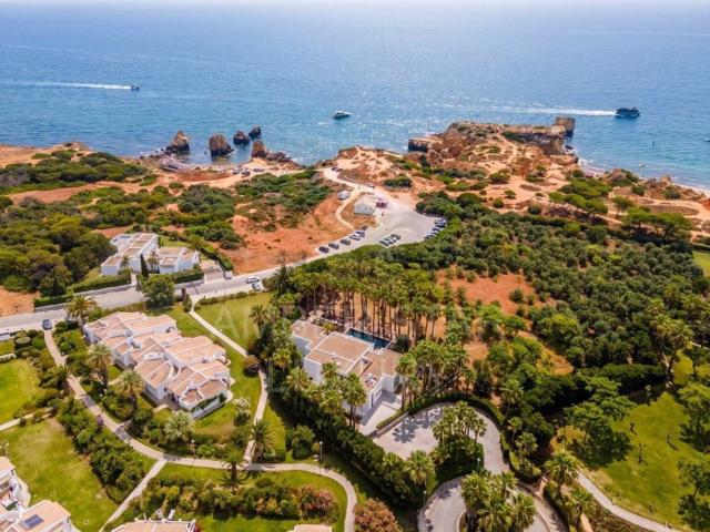 Moradia, São Rafael, Albufeira e Olhos de Água