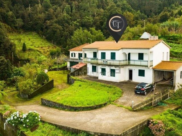 Moradia, São Roque do Faial