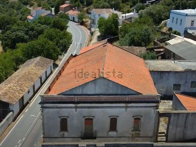 Moradia, Salir