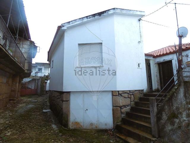 Moradia, Sanfins do Douro