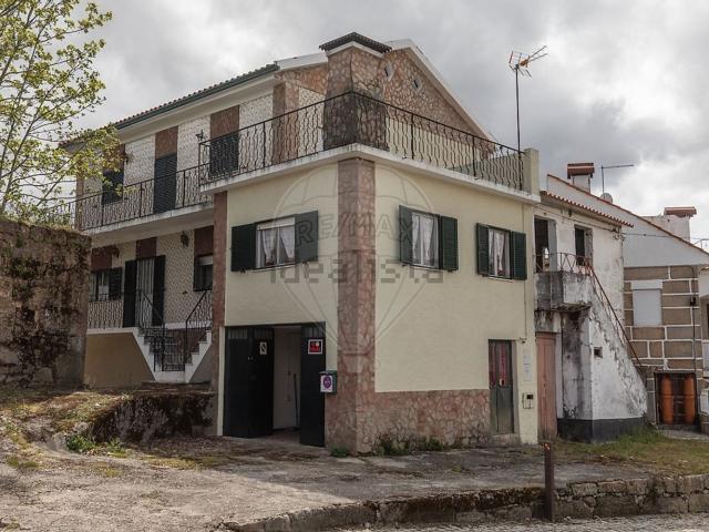 Moradia, Sanfins do Douro