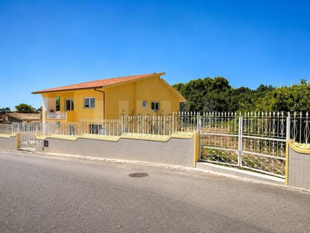 Moradia, Santa Maria de Lamas