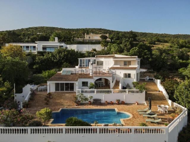 Moradia, Santa Bárbara de Nexe