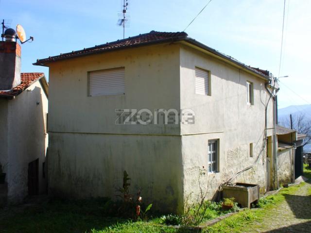Moradia, Santa Cruz do Douro e São Tomé de Covelas