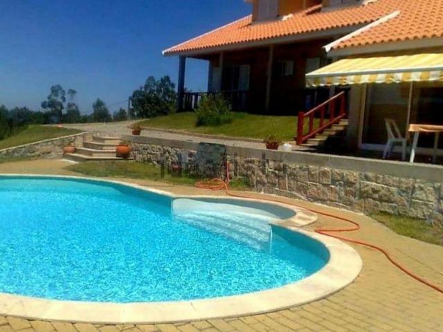 Moradia, Santa Leocádia e Mesquinhata