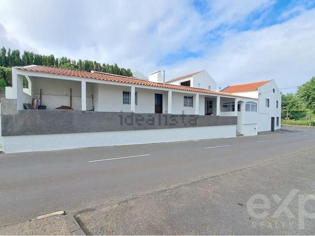 Moradia, Santana