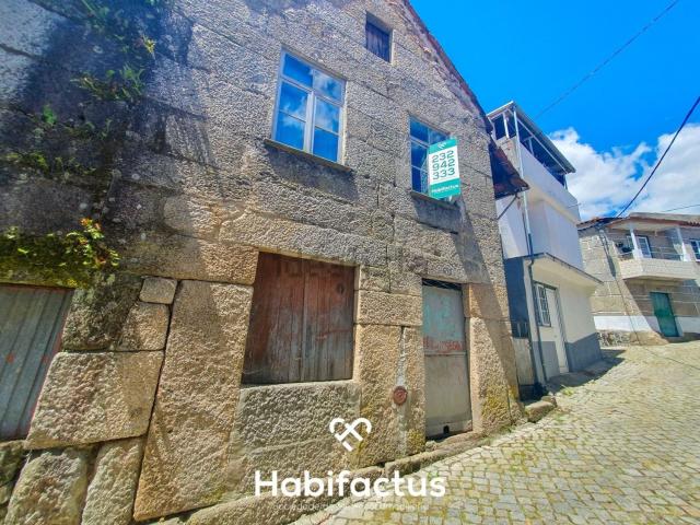 Moradia, Santar